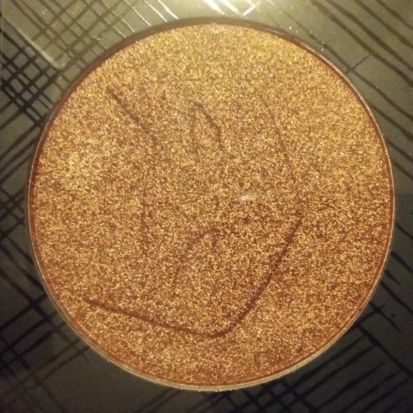 Revolution Catwoman highlighter - Picture 3 of 4